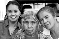 Rosita, Rocio, & Estela Alcantar, Rocio Produce